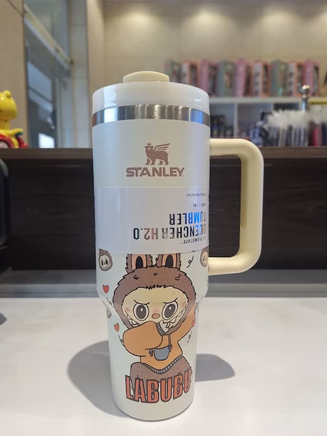 تروال ماگ استنلی طرح لبوبو کرمی