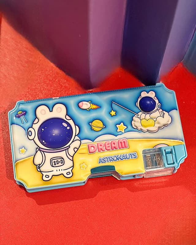 جامدادی آهنربایی تراش دار فضانوردان کد YH-0005